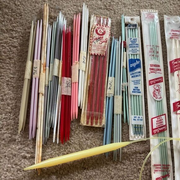 Large Lot Of Knitting Needles & Accessories - Picture 4 of 5